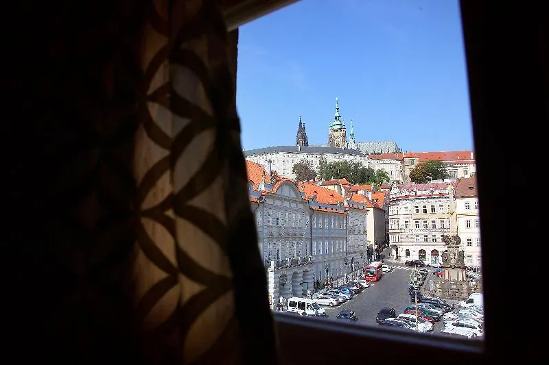 Golden Three Crowns Apartment Prague 0*,