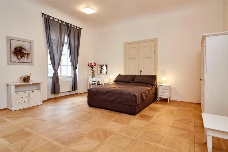Golden Three Crowns Apartment Prague